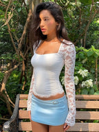 Valencia Ribbed Lace Top – Figurbetontes Geripptes Top mit zarter Spitze