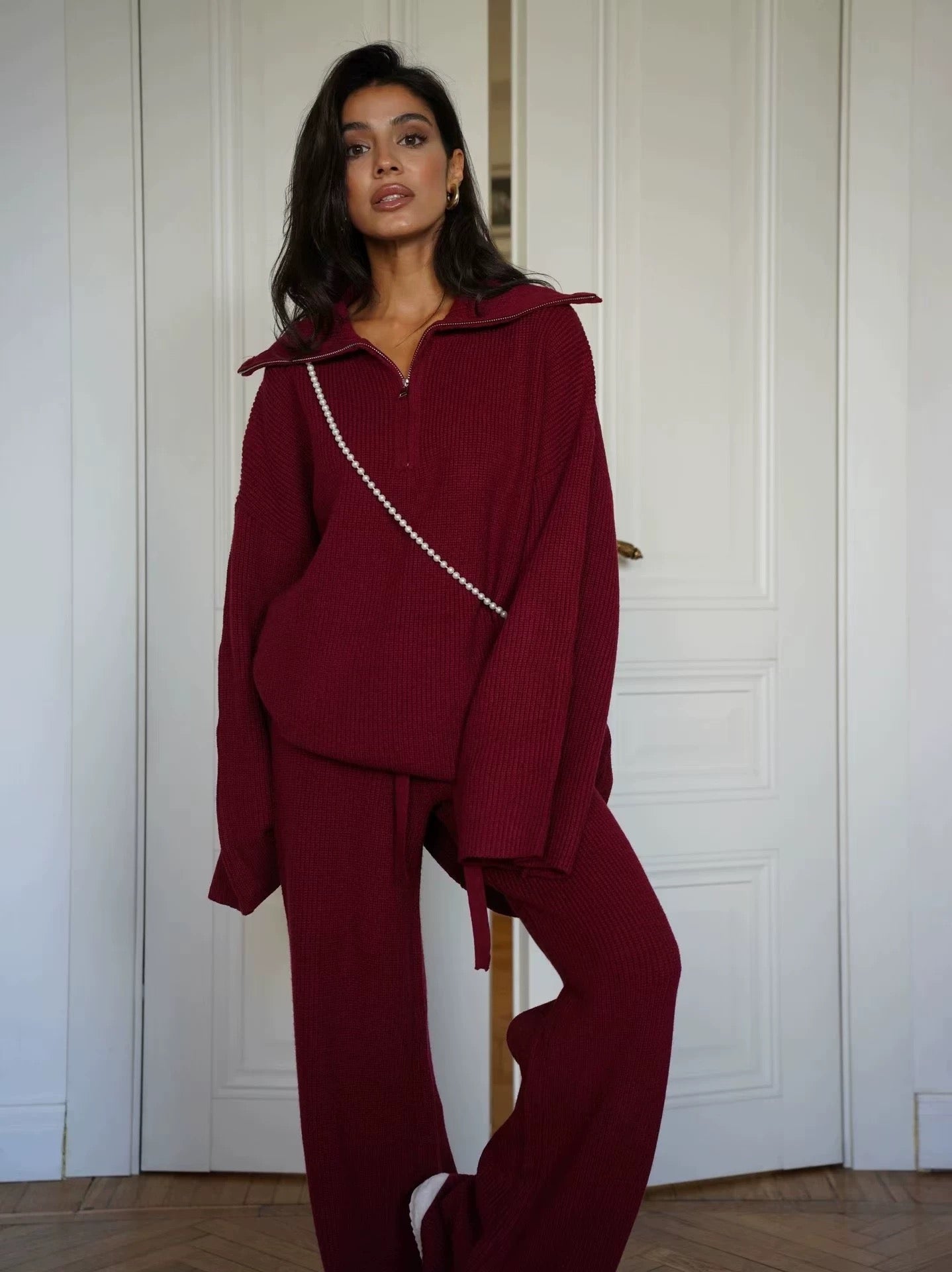 Venedig Knit Lounge – Cozy Strick-Set in tiefem Bordeauxrot
